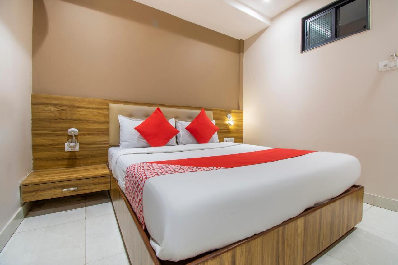Oyo 69377 Hotel Ruby Mumbai Kültér fotó