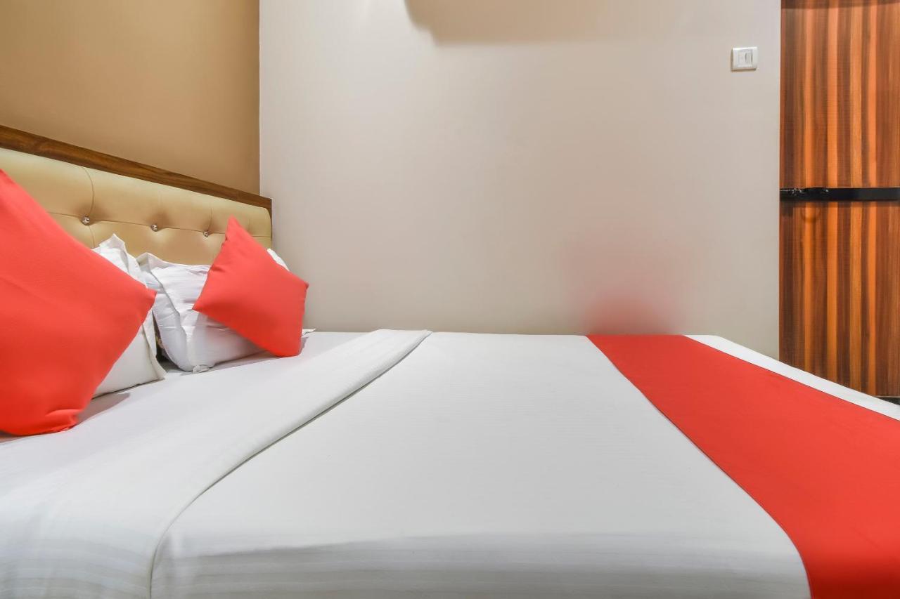 Oyo 69377 Hotel Ruby Mumbai Kültér fotó